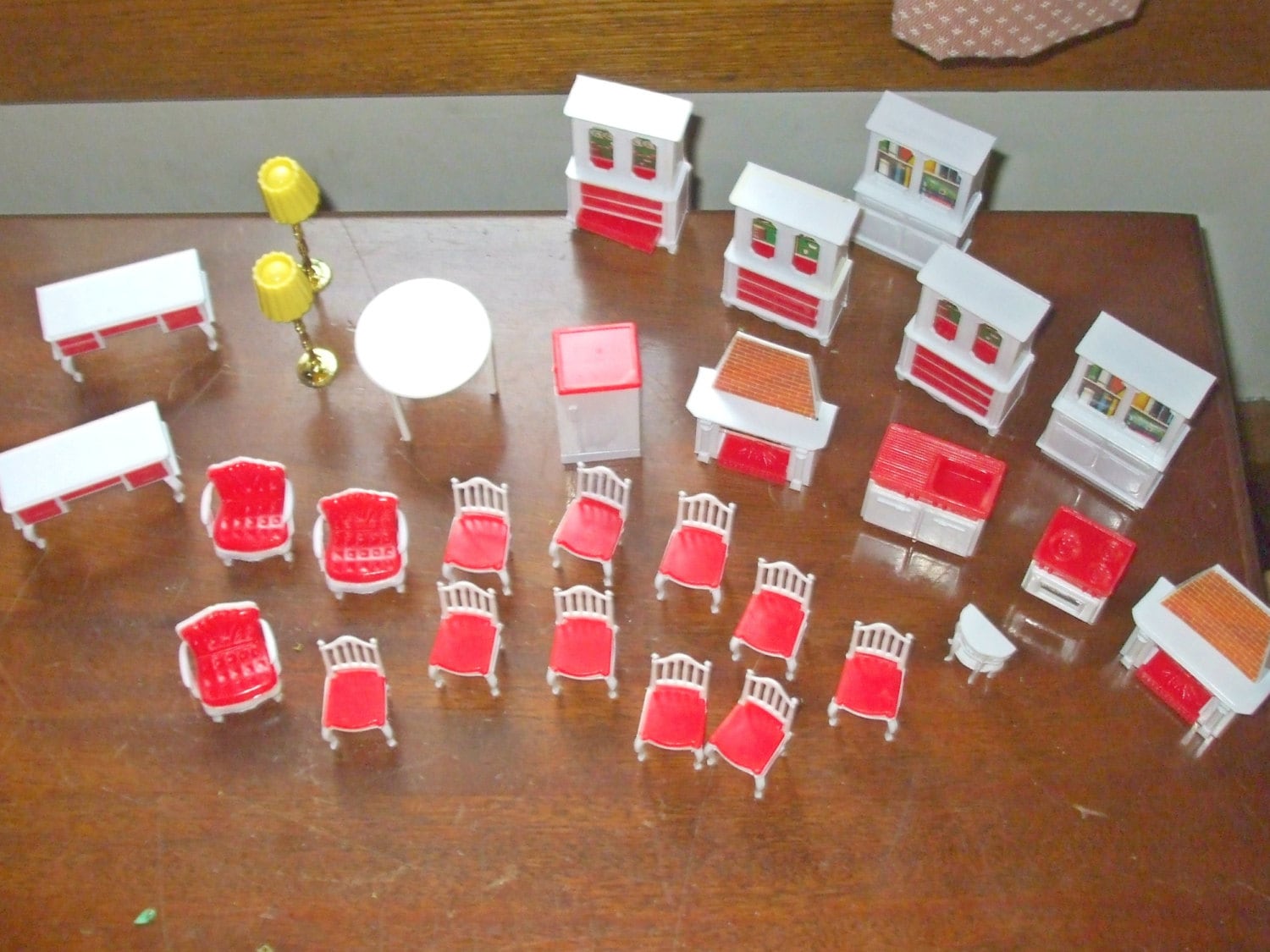 Vtg. Miniature Plastic Dollhouse Furniture Tiny White and Red 29