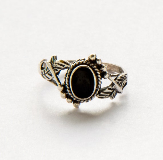 Vintage Sterling Silver 925 Black Onyx Ring by DanasVintageVault