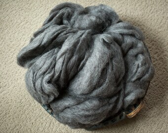 194 Crossbred Wool Roving Supplies Natural Color Medium Grey