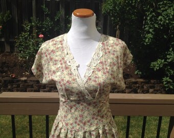 Maxi Floral dress 90's // 6 // 8 // All That Jazz // Crochet Collar //