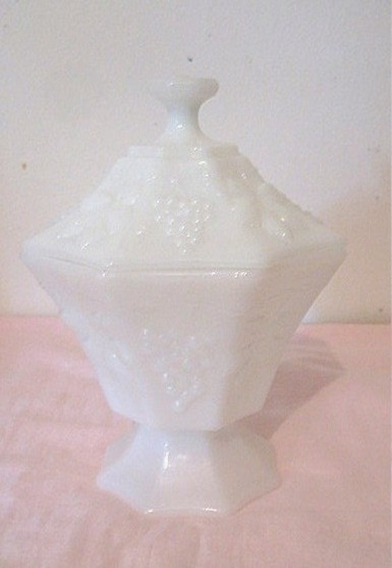 Vintage 1950's Milk Glass Covered Candy Dish Mint Anchor Hocking Fire ...