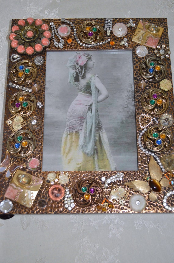Vintage JEWELRY PICTURE FRAME Embellished by AUNTPITTYPATSATTIC