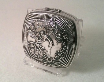 Djer Kiss Powder and Rouge Compact Kissing Fairies