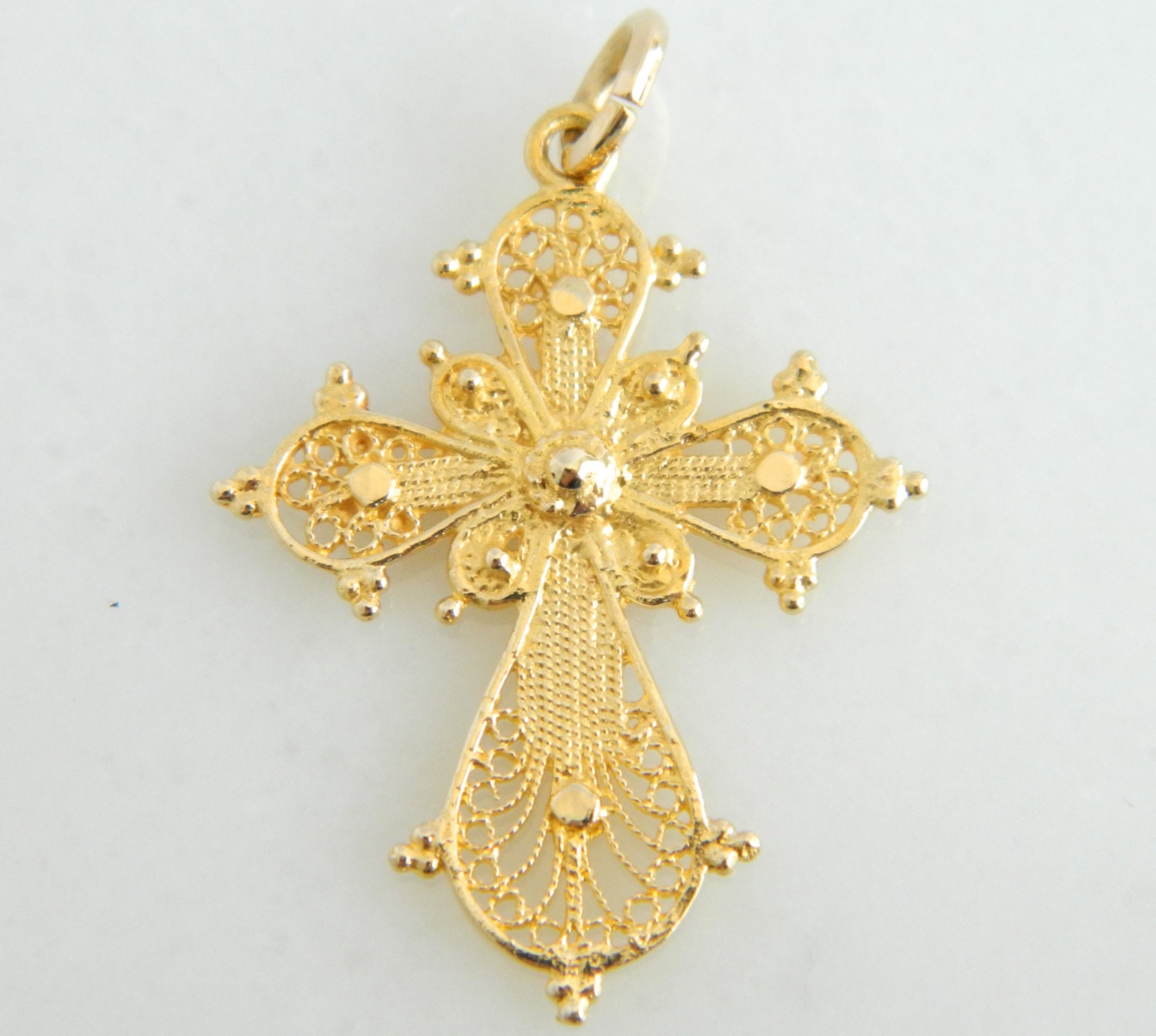 Wonderful Vintage 14K Gold Ornate Cross