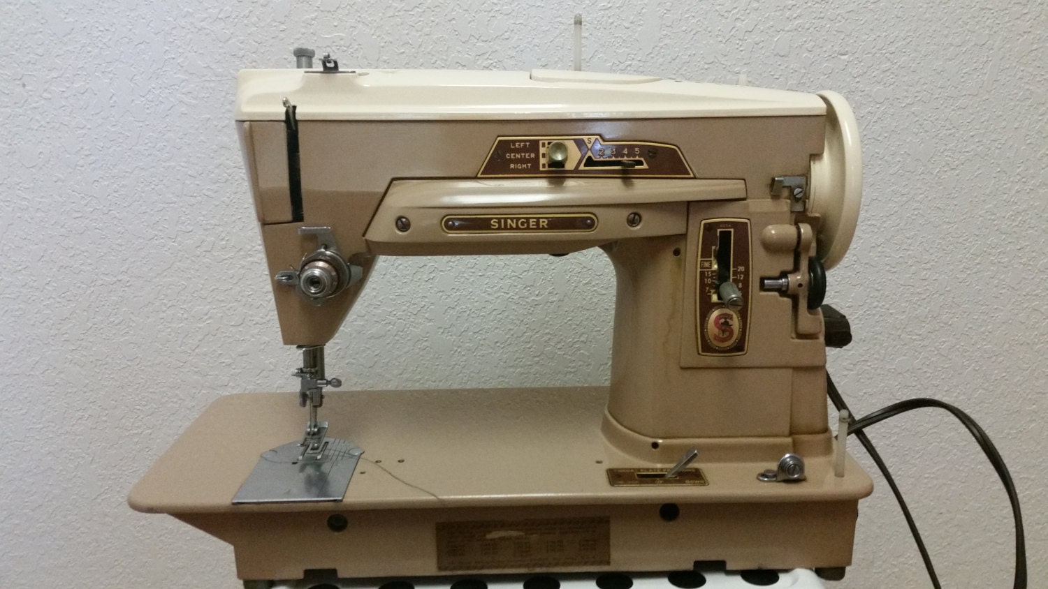 Sewing machine Singer Slant-o-matic 403 Special by QualitySewKnit