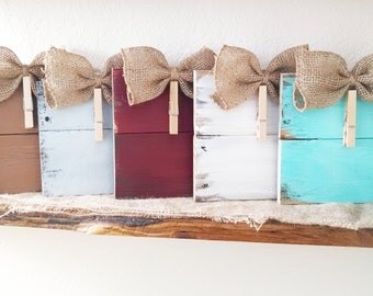 Rustic clothespin pallet wood picture frame. Photo hanger, Burlap bow picture frame, Wood Pallet, Hand Crafted, Shabby Chic, Home Decor