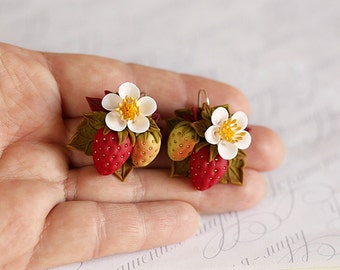 Strawberry earrings. Floral jewelry. Berry earrings. Fruit earrings. Blossom earrings. Polymer clay jewelry. Vegan jewelry
