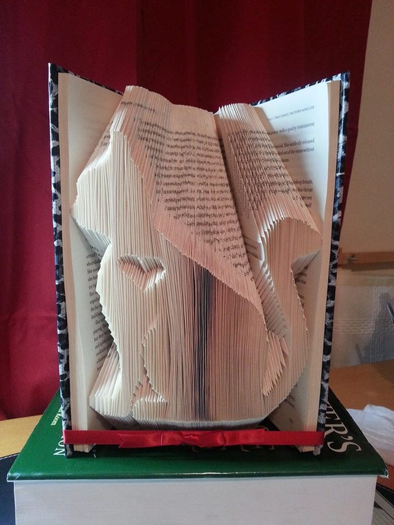 Book folding pattern for a Cat with inverted heart FREE