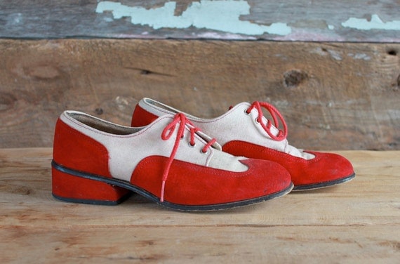 1960s saddle shoes // SOCK HOP // 60s two tone oxford lace up