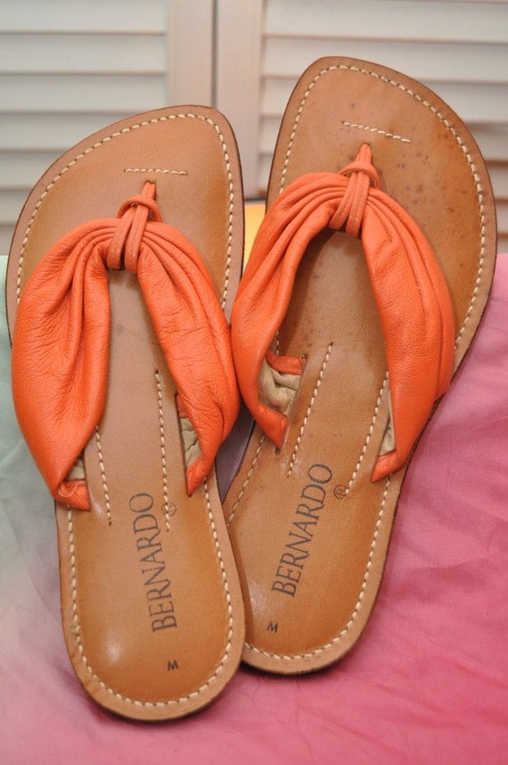 Vintage Bernardo Thong Sandals Womens Carrot Orange Summer