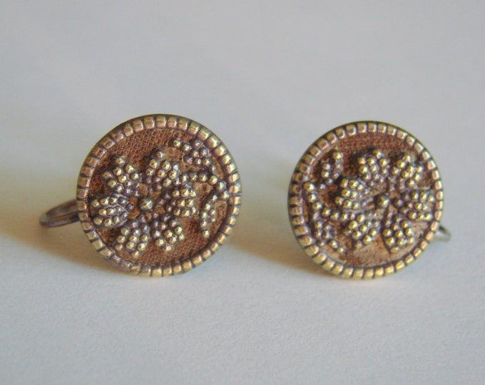 Victorian Floral Button Earrings / Gold Plated Granulation Tops / Sterling Screw Backs / Antique / Vintage Jewelry