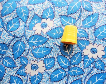 blue and white floral print vintage cotton fabric -- 35 wide by 1 1/8 yard