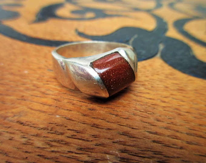 Sterling ring - Silver 925 - Red sparle Gold stone - Taxco Mexico - size 10 - modernistic