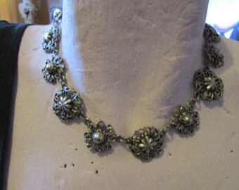 vintage Jewelcraft silvertone metal choker necklace 16"long in good condition for age