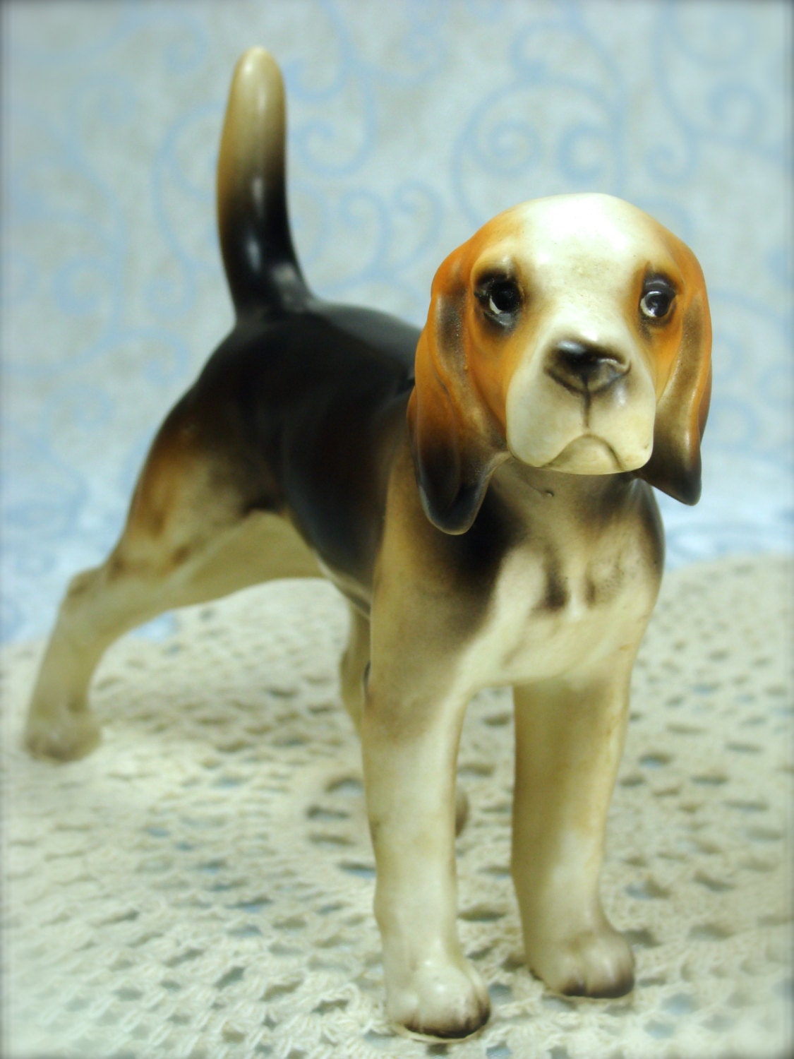 beagle dog figurine