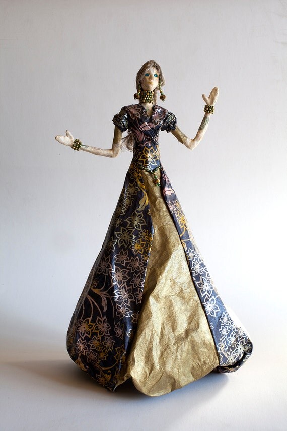 Wire Art Doll Decoration Wire Decor Paper Sculptures by NirVenaArt