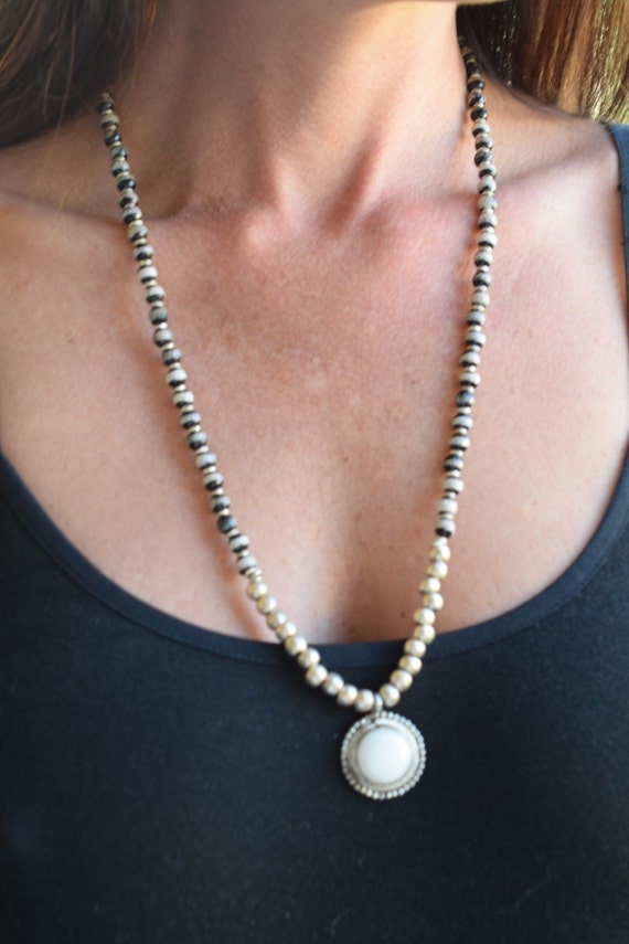 Agate pendant necklace white agat necklace by TheTwoHandExchange