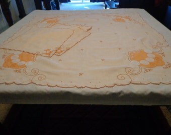 Vintage Apricot Tablecloth with Napkins