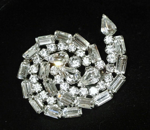 Juliana DeLizza Elster DE Brooch Rhinestone Brooch Verified D&E 1960s 60s Mid Century Fashion Vintage Hollywood Regency Wedding Bride Bridal