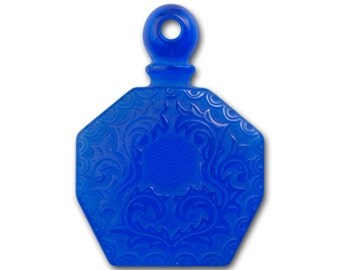 Vintage Sapphire Blue Etched Faux Perfume Bottle Pendant 55x40mm (1) pnd064F