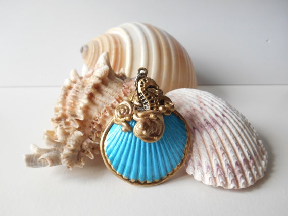 Blue Seashell pendant, beach pendant, seashell ornament, beach ornament, mermaid accessories, nautical pendant, ocean pendant, summer, sea