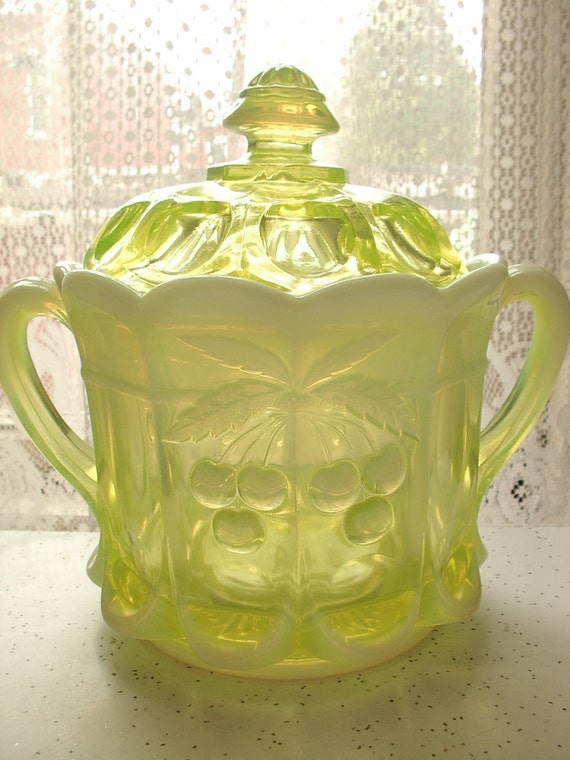 Westmoreland glass biscuit jar