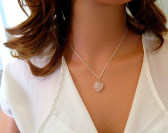 rose quartz heart necklace meaning