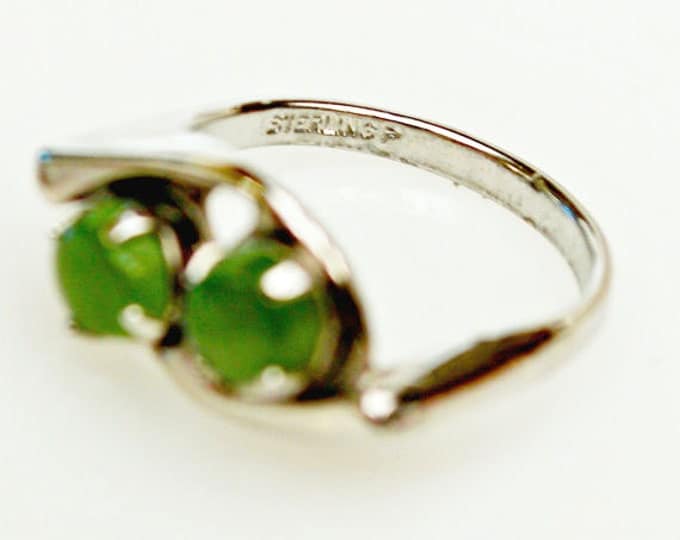 Jade Ring - Sterling Silver - Green Nephrite gemstone - size 4