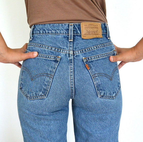 Vintage Levi's 550 Student Relaxed Fit // Unisex W28 L30