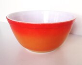 Vintage pyrex RED/ORANGE 402 number 1 1/2 qt ombre fade mixing baking kitchen bowl collectible