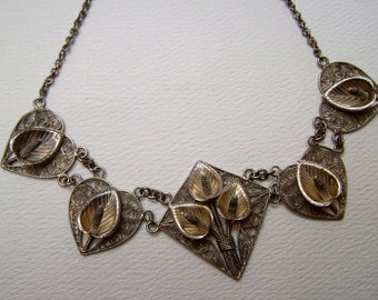 Lily Necklace main image 0