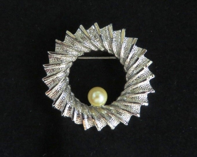 DuBarry Circle Brooch, Vintage Silver Tone Ridged Faux Pearl Circle Pin, Gift for Her