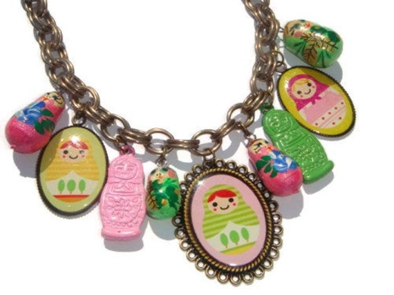 DUOWEI Metal Enamel Matryoshka Necklace Cartoon Russian Doll Pendant Jewelry Festival Gifts For Women (Red