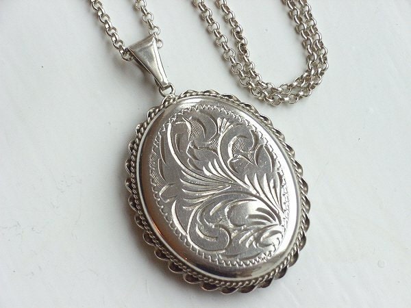 Vintage Hallmarked Silver Locket And Chain – Haute Juice