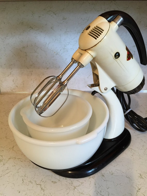 PROFESSIONALLY SERVICED And TUNED Sunbeam Automatic Mixmaster