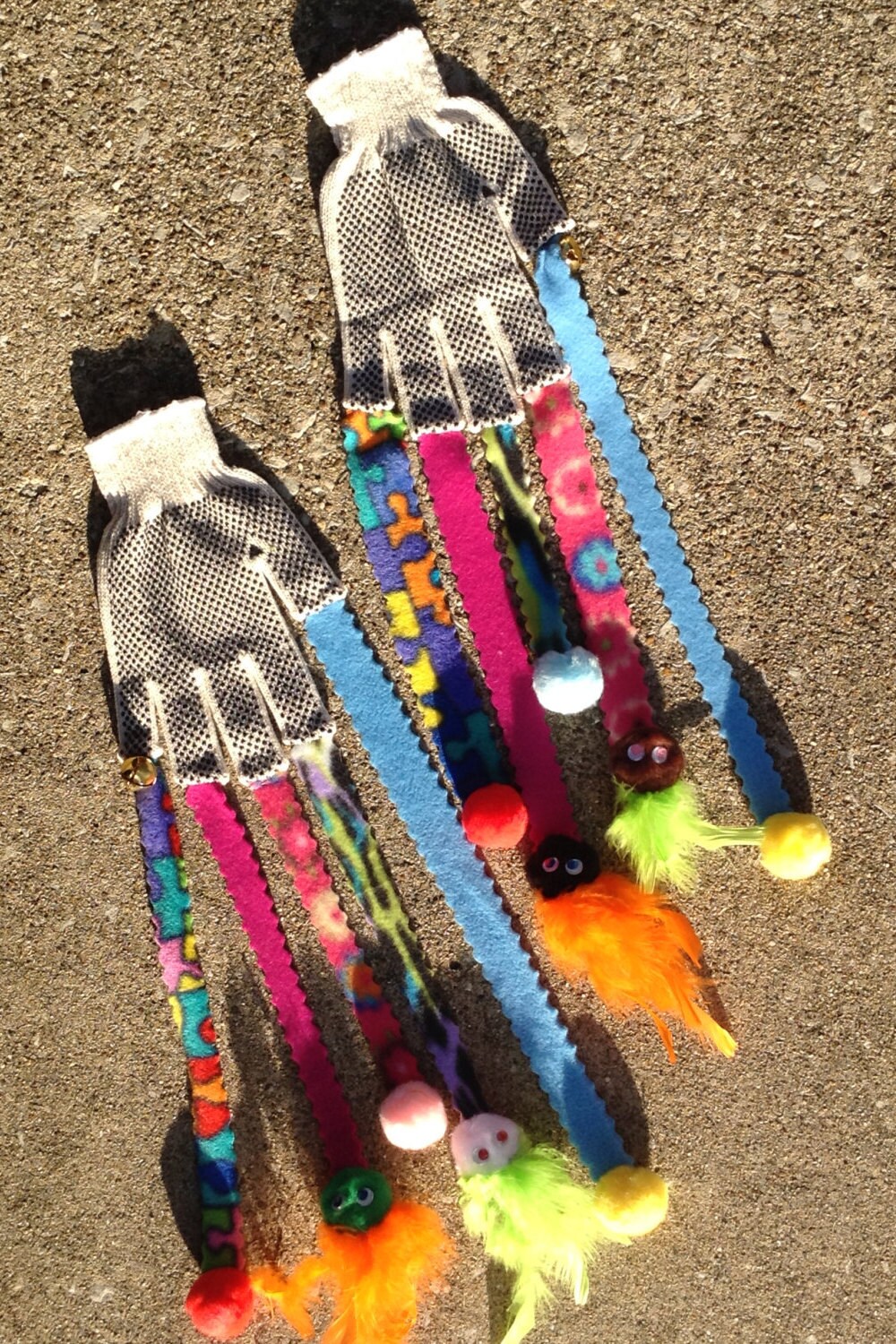 Cat Toy Glove Kitten Mitten with Streamers by PEARLSandPATCHWORK