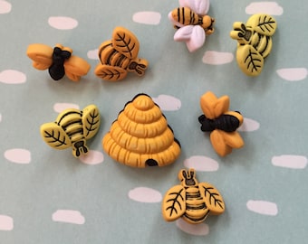 Bee Buttons, Packaged Novelty Button Assortment, "Buzzin Around" Style 4253 by Buttons Galore, Package Includes Bees and Hives