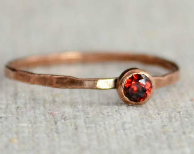Dainty Copper Garnet Ring, Copper Ring, Garnet Mothers Ring, January Birthstone Ring, Stacking Copper Ring, Copper Band
