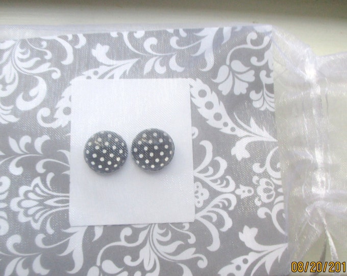 Black and white Polka dot earrings-Cabochon studs-Polka dot studs-Clip on earrings-mom jewelry-Kids-teen-Nickel free-bobby pins-dot earring