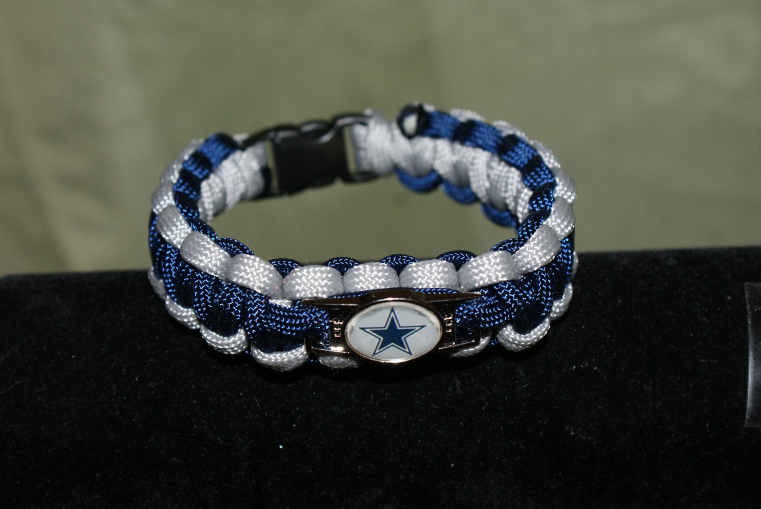 Dallas Cowboys Paracord Bracelet w/ Cowboys Charm Blue and