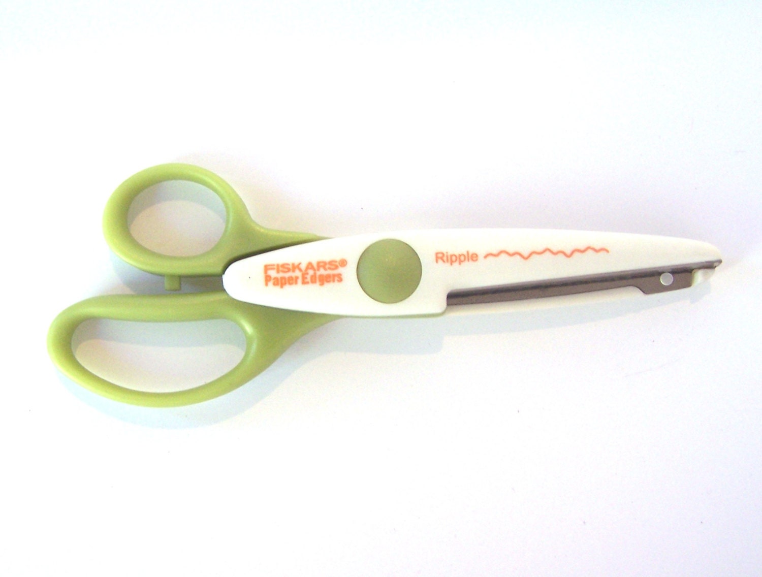 Fiskars scrapbooking scissors paper edgers Classic Ripple