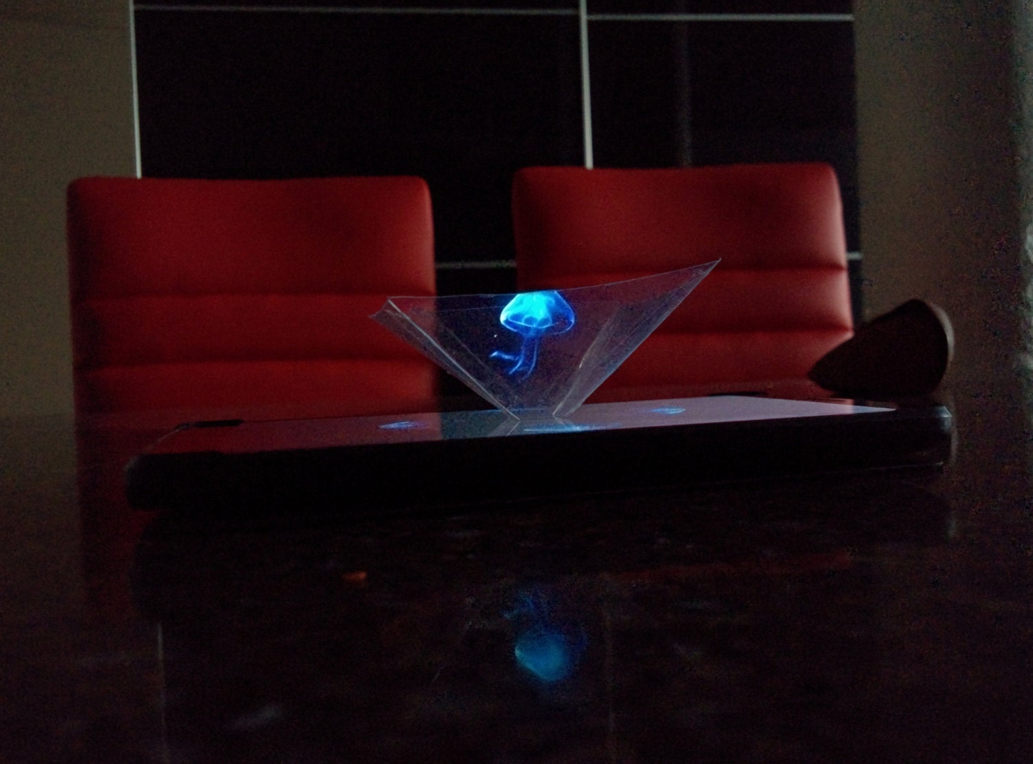 iphone hologram projector
