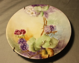 Vintage Hand Painted Decorative Plate ~ Grapes