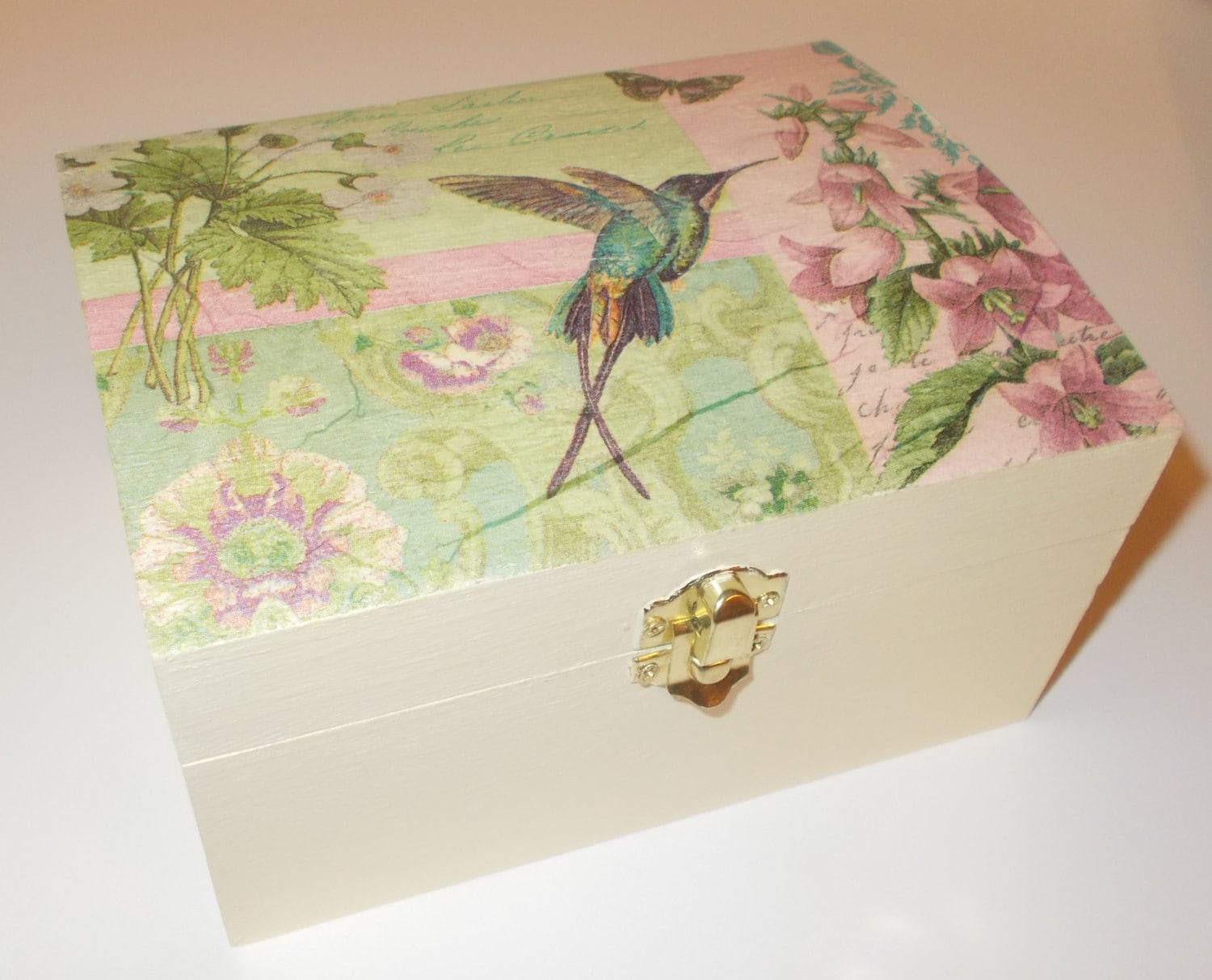 shabby chic cream jewellery trinket box hummingbird decoupage shabby chic cream jewellery trinket box hummingbird decoupage