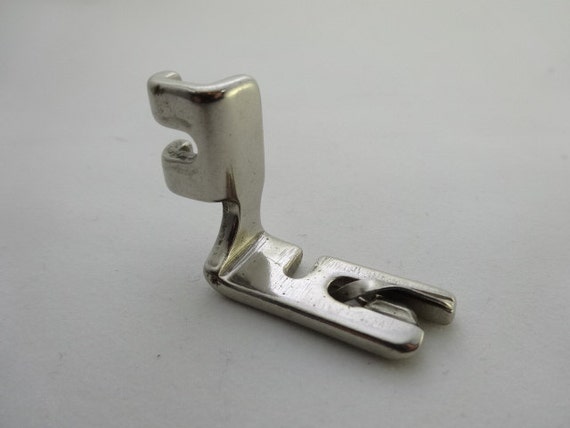 Hemmer Presser Foot Singer 120855 or Simanco 120855