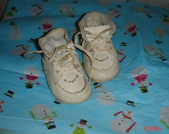 Vintage Soft Off White Leather Baby Shoes - Sweet