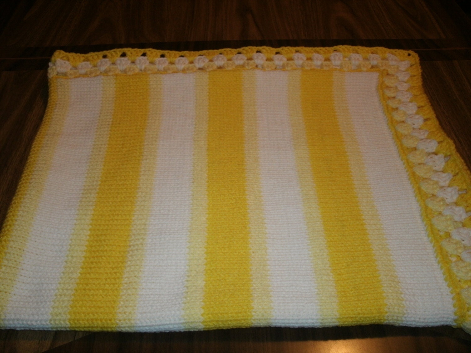 Knit 2 Tone Yellow & White Baby Blanket / Afghan / Lapghan