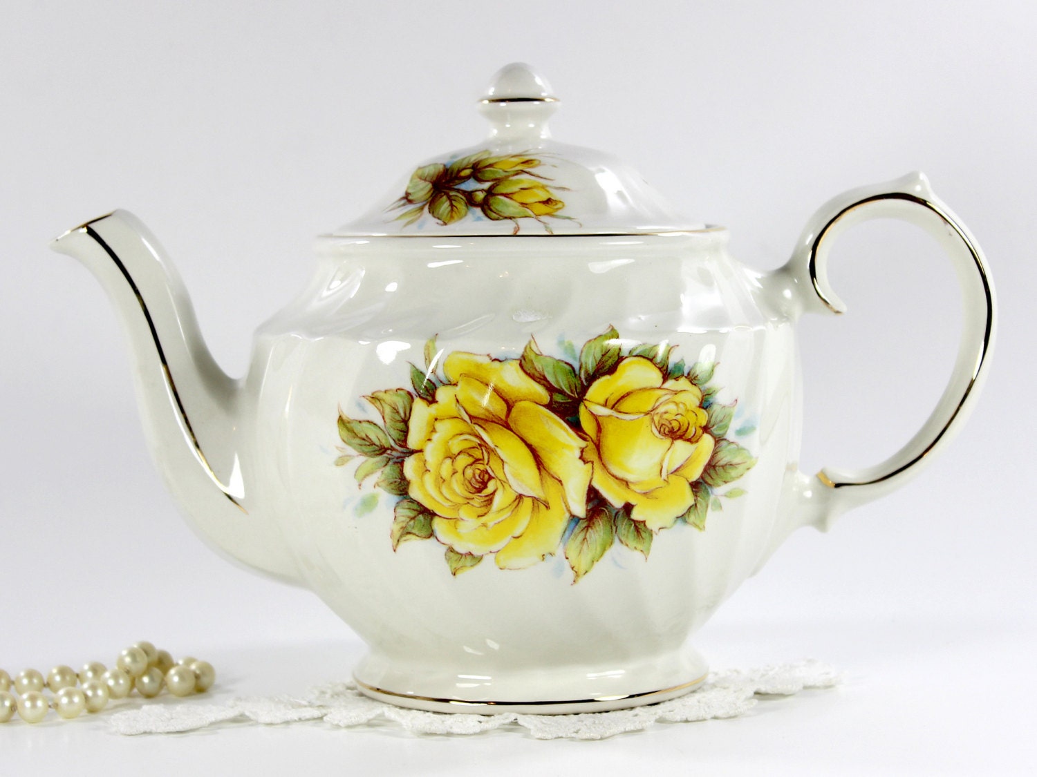 Sadler Windsor Teapot Vintage Tea Pot Yellow Roses 4 Cup