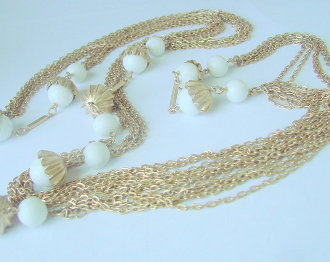 80s White Lucite Multi Chain Flapper Length Necklace / Vintage Jewelry / Jewellery