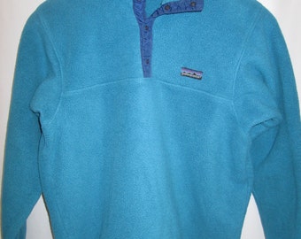 vintage, Patagonia 1st generation METAL 'T' snap turquoise green fleece purple ribbon size M